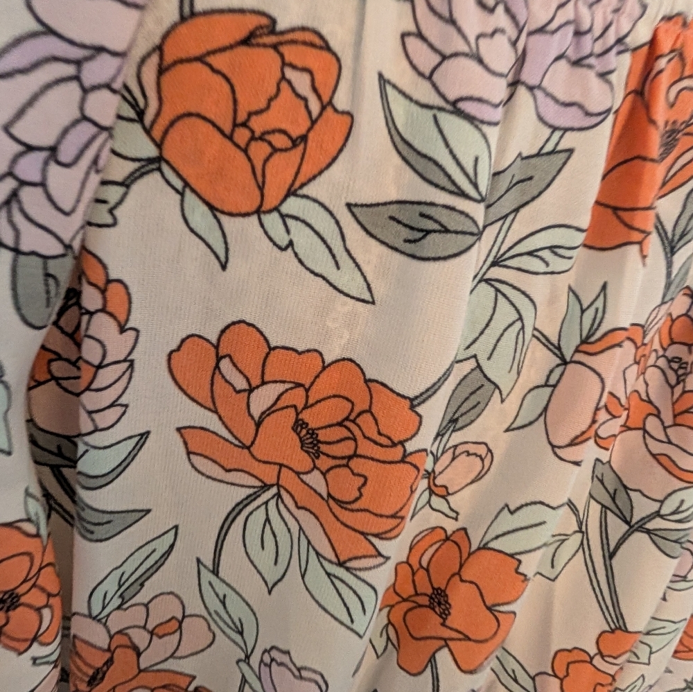 Elegant Floral Long Sleeve Dress - Picture 3 of 3